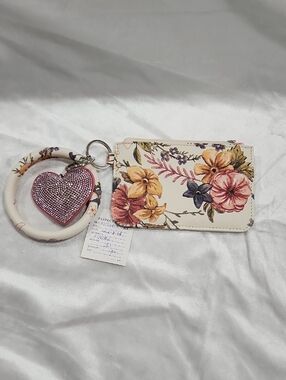 Perfect Image Set. Floral Zip-top Card Case, Bangle Bracelet Keychain, Heart